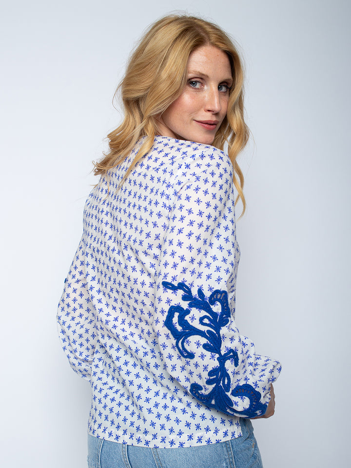 Shirtbluse mit Stickerei