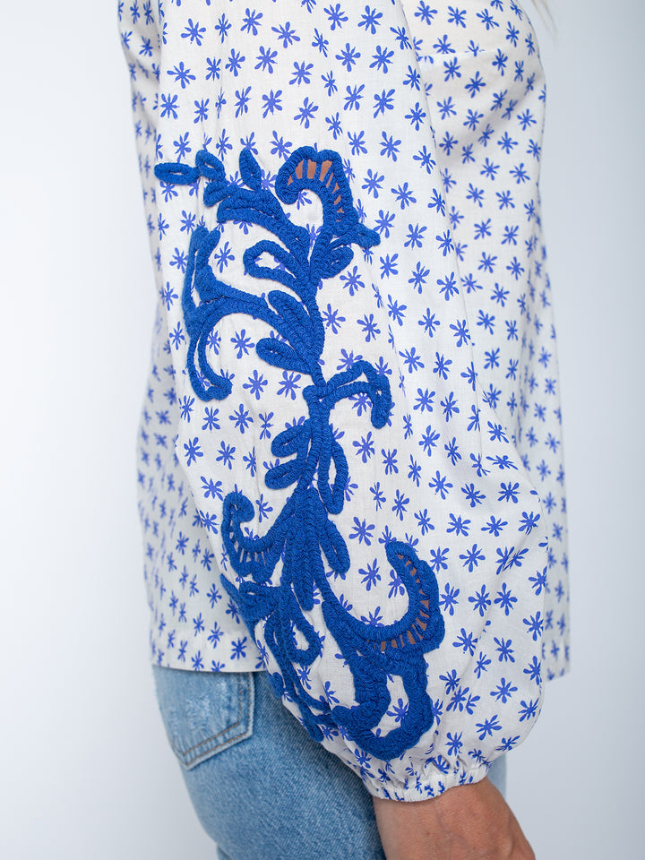 Shirtbluse mit Stickerei