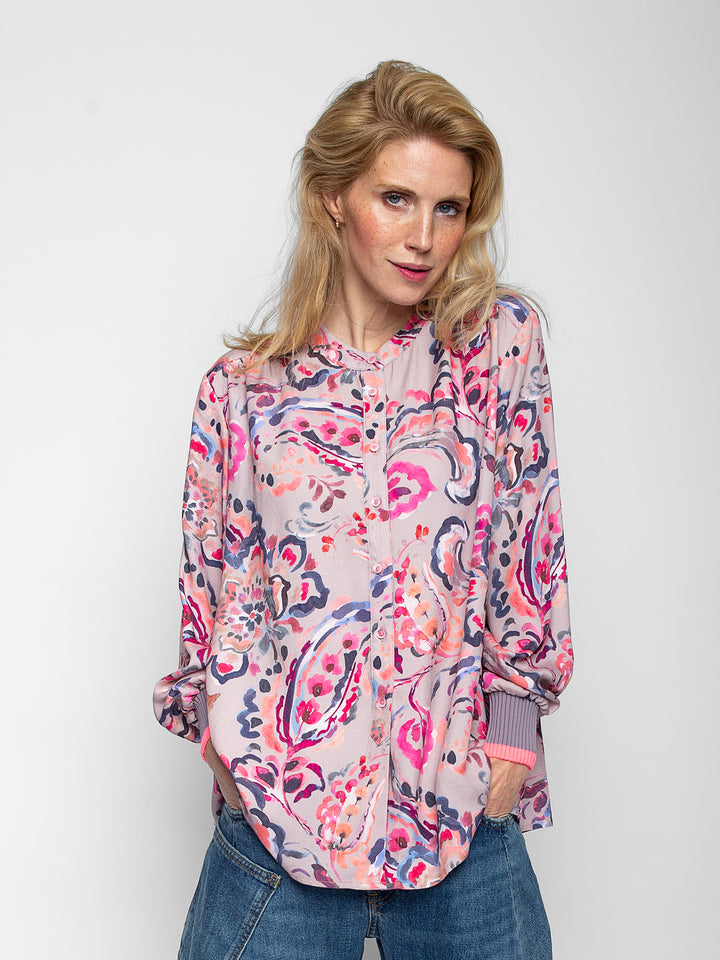 Blusenshirt Multipaisley Beere Strickmanschette