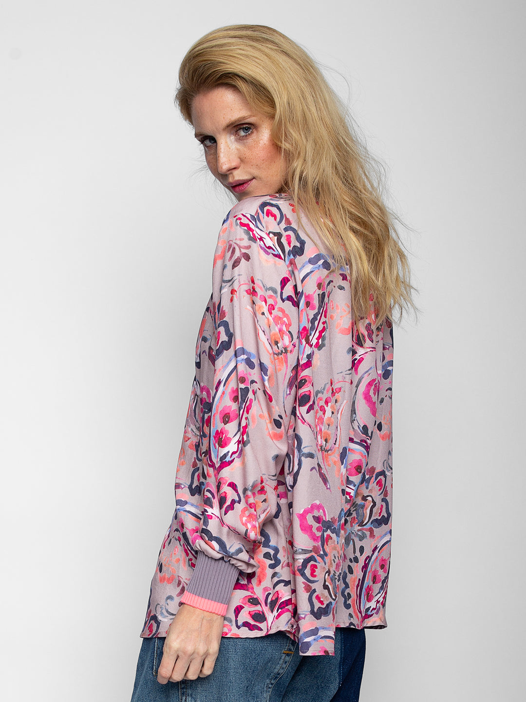 Blusenshirt Multipaisley Beere Strickmanschette