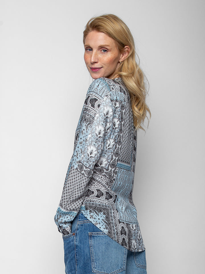 Blusenshirt Blue Grey Patch