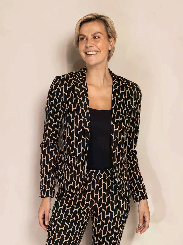 Blazer Betsy Black Gafik