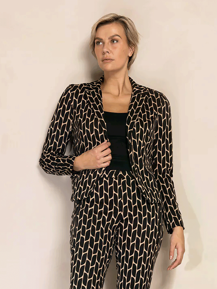 Blazer Betsy Black Gafik
