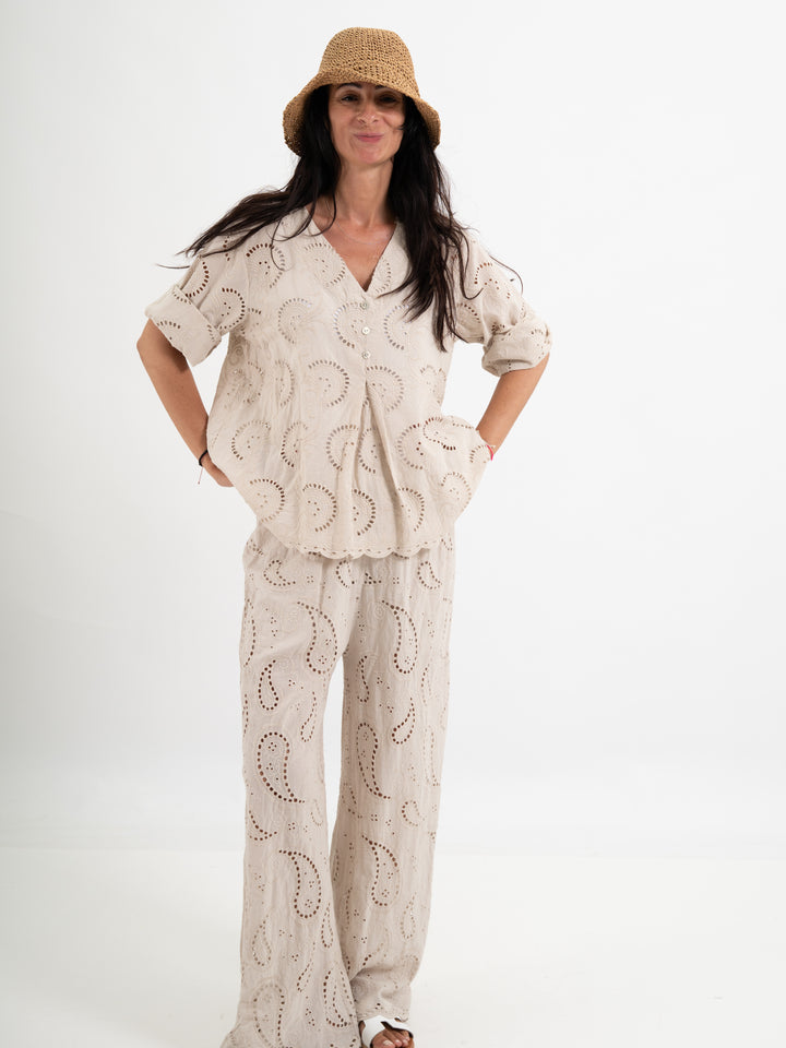 Shirtbluse mit Lochstickerei