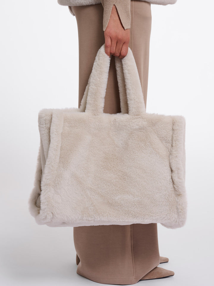 Fake Fur Shopper Daan Birch
