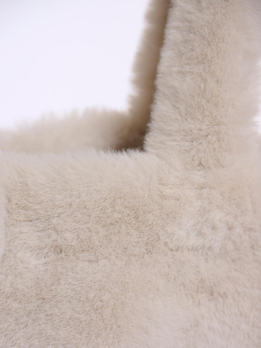 Fake Fur Shopper Daan Birch