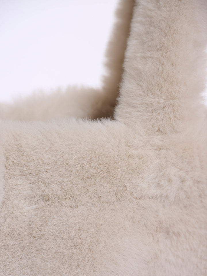 Fake Fur Shopper Daan Birch