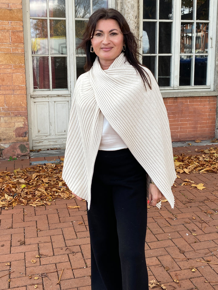 Strickcape Beige
