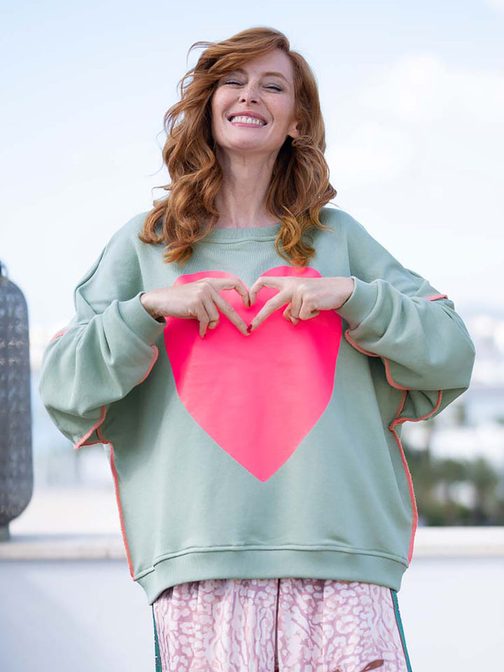 Roundneck Big Heart Almond