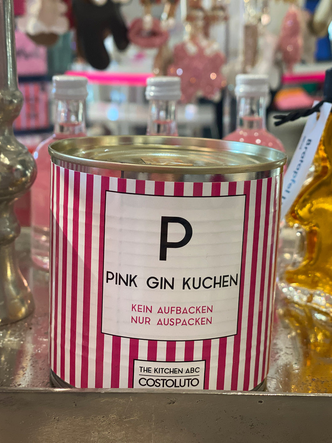 Pink Gin Dosenkuchen erhältlich bei Modafein – Modafein Fashion
