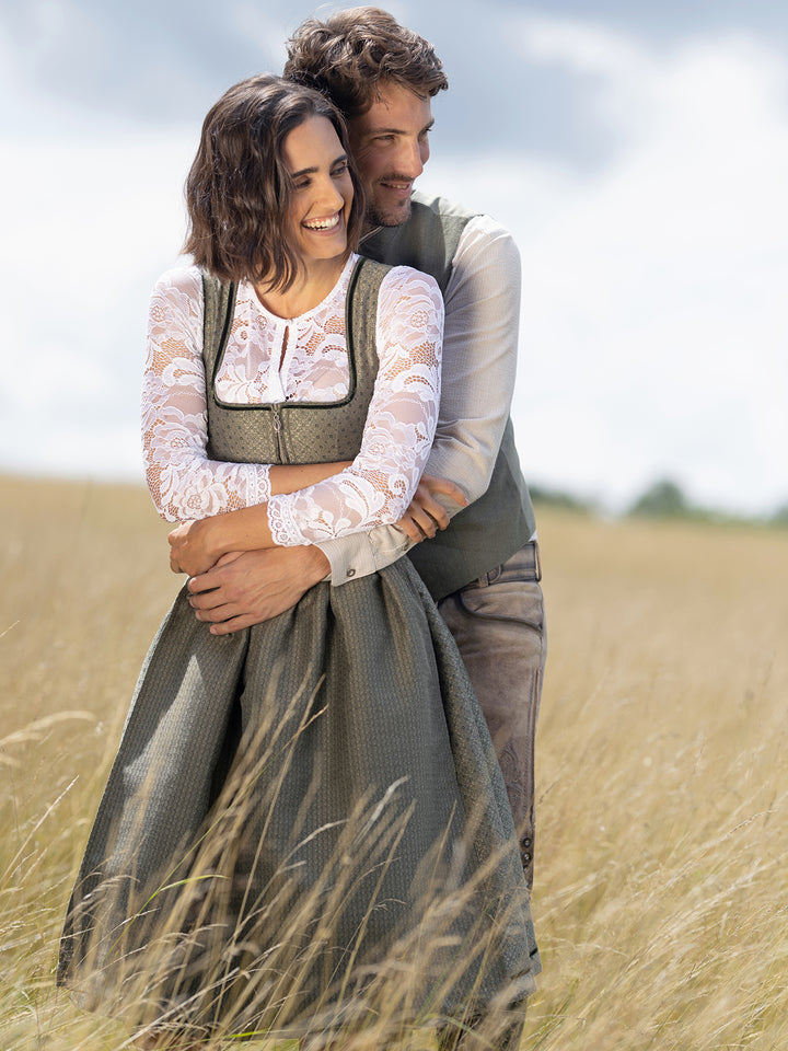 Dirndl Puchberg Schilf