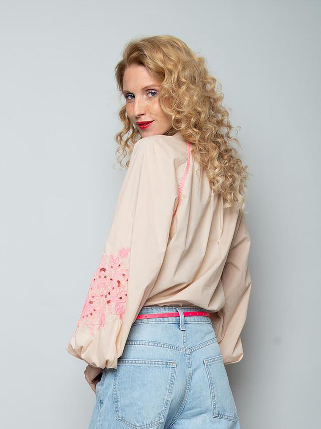 Damenbluse Lochstickerei Sand